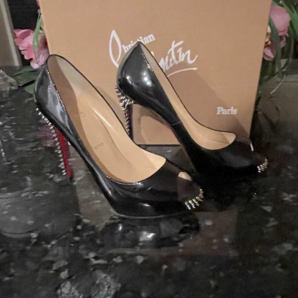 Christian Louboutin New Very Prive Spikes